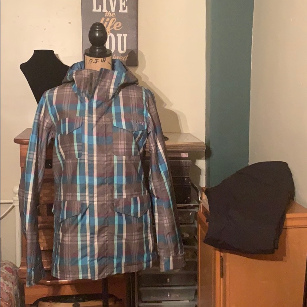 Woman’s medium Burton snowboard jacket w/ pants